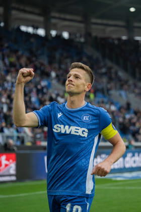 18.10.2026, xjyhynx, Fussball 2.Bundesliga, Karlsruher SC - SV Darmstadt 98, Torjubel zum 2:0 durch Marvin Wanitzek (10, Karlsruher SC) (DFL DFB REGULATIONS PROHIBIT ANY USE OF PHOTOGRAPHS as IMAGE SEQUENCES and or QUASI-VIDEO) Karlsruhe