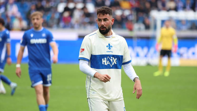 18.10.2026, xrekx, Fussball 2.Bundesliga, Karlsruher SC - SV Darmstadt 98 v.l. Marco Richter (SV Darmstadt 98) (DFL DFB REGULATIONS PROHIBIT ANY USE OF PHOTOGRAPHS as IMAGE SEQUENCES and or QUASI-VIDEO) Karlsruhe