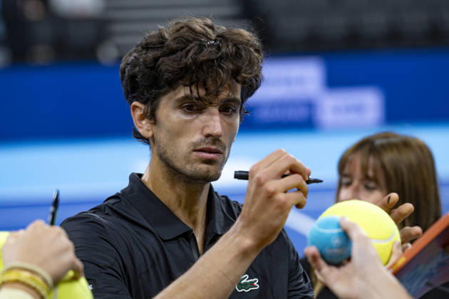 TENNIS : ATP, Tennis Herren 250 - Grand Tennis AURA - Decines (France) 18 10 2026 Pierre-Hugues HERBERT(FRA) secures a three-set victory over Jurij Rodionov during the qualifying tournament of the Auvergne Rhône-Alpes Grand Prix at the LDLC Arena in Décines on October 18, 2026. Photo Sandrine Thesillat PsNewZ  Copyright: xSandrinexTHESILLATx