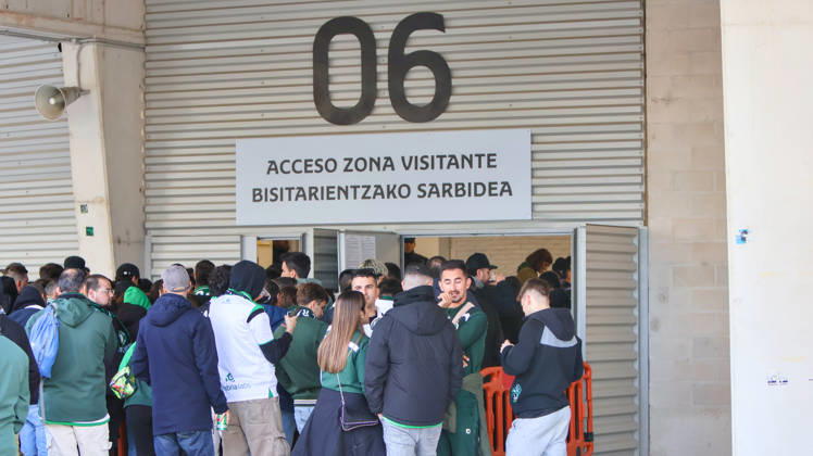 ESP: LaLiga EA Sports Atletico Osasuna v Racing Santander fans of racing during LaLiga EA Sports match between Atletico Osasuna v Racing Santander played at El Sadar Stadium, Pamplona, on October 18 2026 in Spain Spain Soccer Copyright: xAgenciaxLOFx