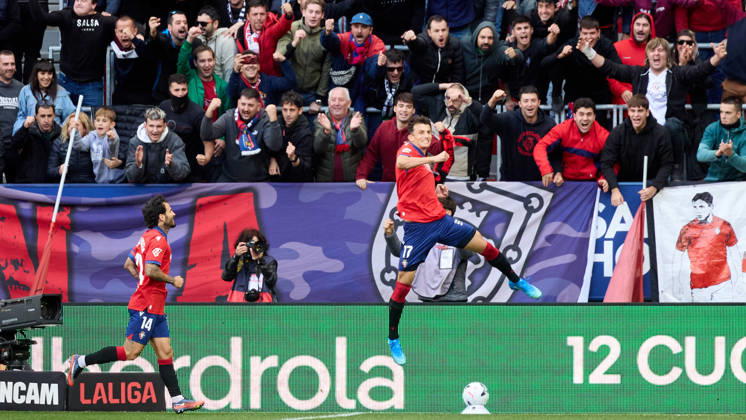 LaLiga EASports 2026 27 CA Osasuna v Racing de Santander Ante Budimir (17. OSA) (L) and Ruben Garcia (14. OSA) (R) celebrate the goal scored by Ante Budimir (17. OSA) for CA Osasuna (1-0) during the football match of LaLiga EA Sports between CA Osasuna and Racing de Santander played at El Sadar stadium in Pamplona (Spain) on Oct 18 2026. Credit: Inigo Alzugaray Agencia LOF Pamplona LaLiga EASports 2026 27 CA Osasuna v Racing de Santander Copyright: xINIGOxALZUGARAYx
