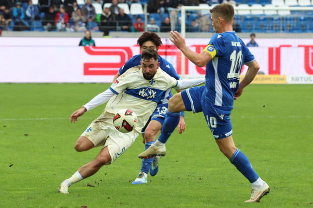 18.10.2026, xrekx, Fussball 2.Bundesliga, Karlsruher SC - SV Darmstadt 98 v.l. Marco Richter (SV Darmstadt 98) Marvin Wanitzek (Karlsruher SC) Zweikampf, Aktion, action, battle for the ball (DFL DFB REGULATIONS PROHIBIT ANY USE OF PHOTOGRAPHS as IMAGE SEQUENCES and or QUASI-VIDEO) Karlsruhe
