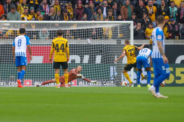 18.10.2026, xtgx, Fussball - 2.Bundesliga Dynamo Dresden - 1.FC Magdeburg v.l. Tor zum 1:0 durch Niklas Hauptmann (Dresden, 27) (DFL DFB REGULATIONS PROHIBIT ANY USE OF PHOTOGRAPHS as IMAGE SEQUENCES and or QUASI-VIDEO) Dresden