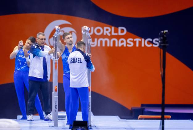 ROTTERDAM - The Israeli gymnasts in action during the qualifications at the World Gymnastics Championships in Rotterdam Ahoy. IRIS VAN DEN BROEK ANP xVIxANPxSportx xxANPxIVx 572833042 originalFilename: 572833042.jpg