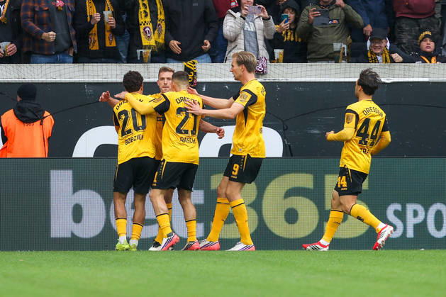 18.10.2026, xtgx, Fussball - 2.Bundesliga Dynamo Dresden - 1.FC Magdeburg v.l. Dresden jubel nach dem 1:0 (DFL DFB REGULATIONS PROHIBIT ANY USE OF PHOTOGRAPHS as IMAGE SEQUENCES and or QUASI-VIDEO) Dresden