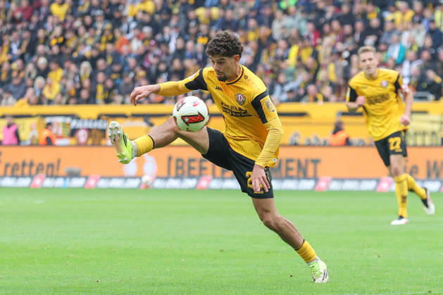 16.10.2026, xtgx, Fussball 2. Bundesliga, SG Dynamo Dresden - 1. FC Magdeburg, v.l. Ben Bobzien (Dresden, 20) (DFL DFB REGULATIONS PROHIBIT ANY USE OF PHOTOGRAPHS as IMAGE SEQUENCES and or QUASI-VIDEO) Dresden