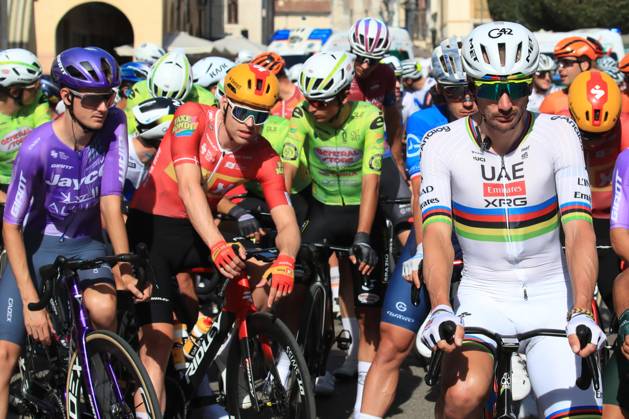 Veneto Classic - UCI Cycling race Pierre Teyssot MAXPPP ; Veneto Classic - UCI Cycling race . Cittadella, Italy on October 18, 2026. Right, World Champion Brandon McNulty of United States and UAE Team Emirates - XRG at the start. Pierre Teyssot Maxppp Cittadella Veneto Italy  Copyright: xMAXPPPxPierrexTeyssotx TEY28903 TEY28903