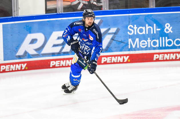 Straubing Tigers vs. Grizzlys Wolfsburg, Eishockey, Deutsche Eishockey Liga, Penny DEL, 10.Spieltag, Saison 2026 2027, 18.10.2026 Nicolas Beaudin (Straubing Tigers), Eishockey Herren, Deutsche Eishockey Liga, Penny DEL, 10.Spieltag, Saison 2026 2027 am 18.10.2026 im Eisstadion am Pulverturm, Straubing Tigers (blau) gegen Grizzlys Wolfsburg (beige)