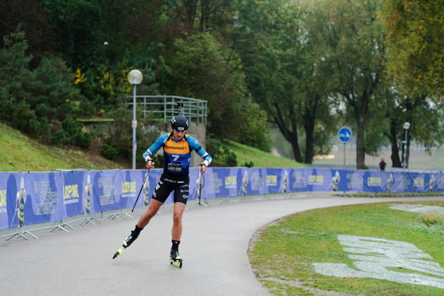 18.10.2026, GER, Biathlon, Frauen, IBU Biathlon Loop One Festival 2026, Saison 2026 2027, Super Sprint Qualifikation Damen Heat 1-4 Susan Kuelm ( EST, 7 ) in der Kurve München Olympiapark Bayern Deutschland Copyright: xNordphoto Vux