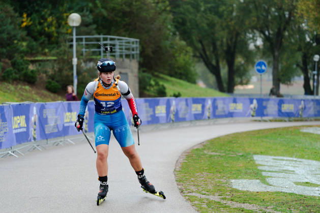 18.10.2026, GER, Biathlon, Frauen, IBU Biathlon Loop One Festival 2026, Saison 2026 2027, Super Sprint Qualifikation Damen Heat 1-4 Ukaleq A. Slettemark ( GRL, 12 ) in der Kurve München Olympiapark Bayern Deutschland Copyright: xNordphoto Vux