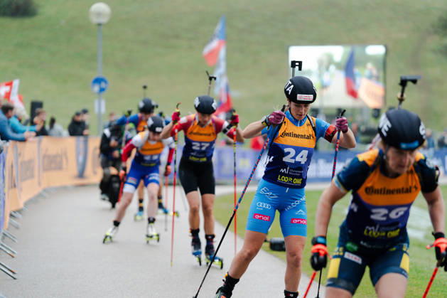 18.10.2026, GER, Biathlon, Frauen, IBU Biathlon Loop One Festival 2026, Saison 2026 2027, Super Sprint Qualifikation Damen Heat 1-4 Johanna Skottheim ( SWE, 26 ), Martina Trabucchi ( ITA, 24 ), Leonora Roenhede ( DNK, 27 ) in der Kurve München Olympiapark Bayern Deutschland Copyright: xNordphoto Vux