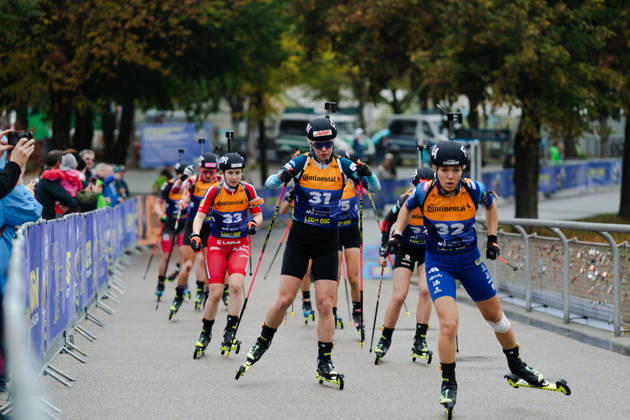 18.10.2026, GER, Biathlon, Frauen, IBU Biathlon Loop One Festival 2026, Saison 2026 2027, Super Sprint Qualifikation Damen Heat 1-4 Oceane Michelon ( FRA, 32 ), Julia Tannheimer ( DEU, 34 ), Suvi Minkkinen ( FIN, 31 ), Marthe K. Johansen ( NOR, 33 ) in Führung München Olympiapark Bayern Deutschland Copyright: xNordphoto Vux