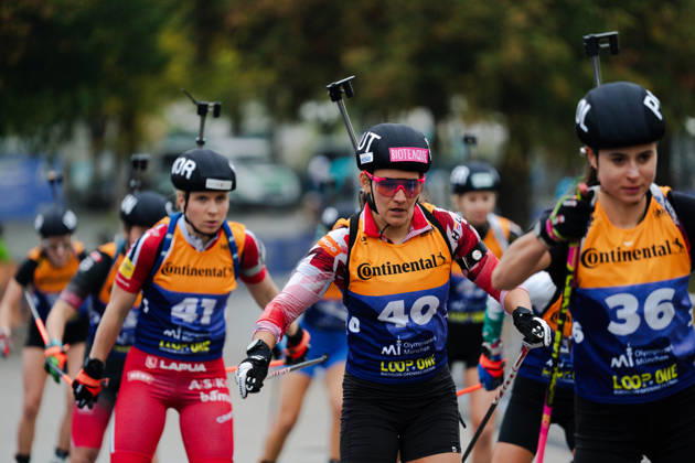 18.10.2026, GER, Biathlon, Frauen, IBU Biathlon Loop One Festival 2026, Saison 2026 2027, Super Sprint Qualifikation Damen Heat 1-4 Kamila Zuk ( POL, 36 ), Dunja Zdouc ( AUT, 40 ), Gro Randby ( NOR, 41 ) in der Verfolgergruppe München Olympiapark Bayern Deutschland Copyright: xNordphoto Vux