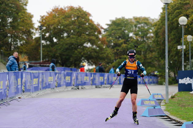 18.10.2026, GER, Biathlon, Frauen, IBU Biathlon Loop One Festival 2026, Saison 2026 2027, Super Sprint Qualifikation Damen Heat 1-4 Suvi Minkkinen ( FIN, 31 ) in der Kurve München Olympiapark Bayern Deutschland Copyright: xNordphoto Vux