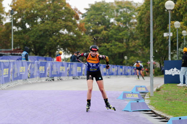 18.10.2026, GER, Biathlon, Frauen, IBU Biathlon Loop One Festival 2026, Saison 2026 2027, Super Sprint Qualifikation Damen Heat 1-4 Julia Tannheimer ( DEU, 34 ) in der Kurve München Olympiapark Bayern Deutschland Copyright: xNordphoto Vux