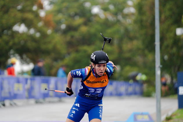 18.10.2026, GER, Biathlon, Frauen, IBU Biathlon Loop One Festival 2026, Saison 2026 2027, Super Sprint Qualifikation Damen Heat 1-4 Oceane Michelon ( FRA, 32 ) in der Kurve München Olympiapark Bayern Deutschland Copyright: xNordphoto Vux