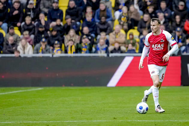 LEEUWARDEN - AZ Alkmaar midfielder Peer Koopmeiners during the Vriendenloterij Eredivisie match between SC Cambuur and AZ at Kooi Stadion on 18 October 2026 in Leeuwarden, Nederland. ED VAN DE POL EYE4IMAGES DeFodi Images -