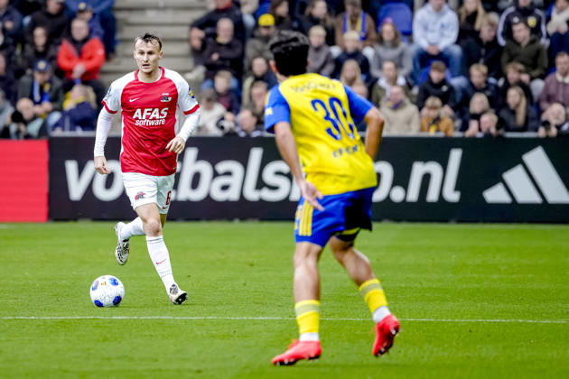 LEEUWARDEN - AZ Alkmaar midfielder Peer Koopmeiners during the Vriendenloterij Eredivisie match between SC Cambuur and AZ at Kooi Stadion on 18 October 2026 in Leeuwarden, Nederland. ED VAN DE POL EYE4IMAGES DeFodi Images -