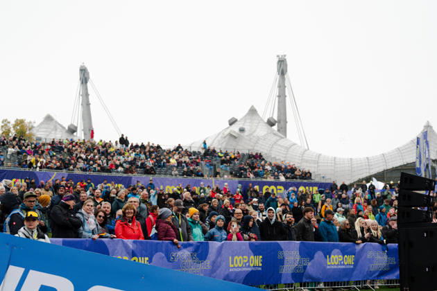 18.10.2026, GER, Biathlon, Frauen, IBU Biathlon Loop One Festival 2026, Saison 2026 2027, Super Sprint Qualifikation Damen Heat 1-4 Fans feuern an München Olympiapark Bayern Deutschland Copyright: xNordphoto Vux