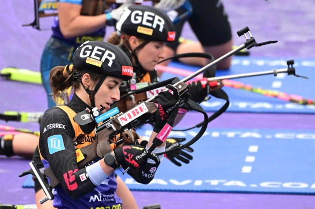 BIATHLON - VOIGT Vanessa (GER) und HETTICH-WALZ Janina (GER) bei der Qualifikation Super Sprint der Damen Herren während des Loop One Biathlon Opening Festival im Olypiapark München am 18.10.2026, Deutschland, Bayern München Hans-Jochen-Vogel-Platz Olypiapark Bayern Deutschland