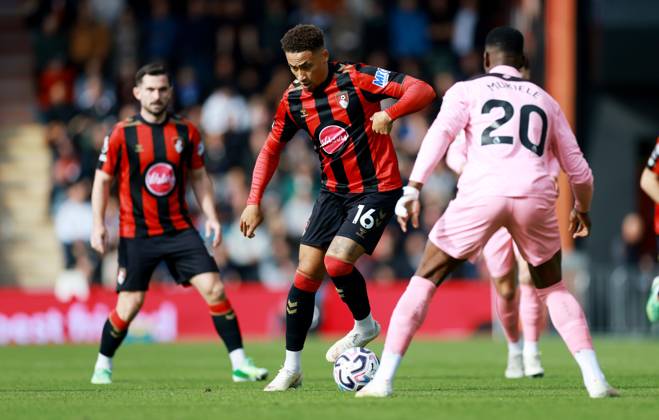 Marcus Tavernier of AFC Bournemouth. Bournemouth v Sunderland, Premier League, Football, Vitality Stadium, Bournemouth, UK - 18 Oct 2026Bournemouth Vitality Stadium United Kingdom EDITORIAL USE ONLY No use with unauthorised audio, video, data, fixture lists, club league logos or live services. Online in-match use limited to 120 images, no video emulation. No use in betting, games or single club league player publications. Copyright: xJamesxMarsh Shutterstockx 17222646q