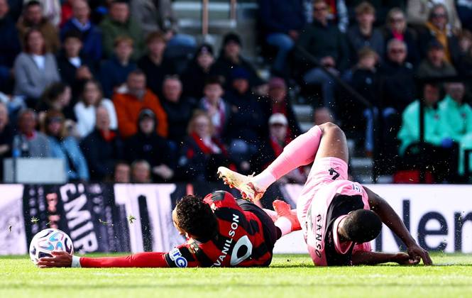 Evanilson of AFC Bournemouth is fouled by Kevin Danso of Sunderland and receives a red card. Bournemouth v Sunderland, Premier League, Football, Vitality Stadium, Bournemouth, UK - 18 Oct 2026Bournemouth Vitality Stadium United Kingdom EDITORIAL USE ONLY No use with unauthorised audio, video, data, fixture lists, club league logos or live services. Online in-match use limited to 120 images, no video emulation. No use in betting, games or single club league player publications. Copyright: xJamesxMarsh Shutterstockx 17222646w