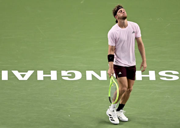(261018) -- SHANGHAI, Oct. 18, 2026 -- Alejandro Davidovich Fokina of Spain reacts after losing a point during the men s singles final match against Rafael Jodar of Spain at the 2026 ATP, Tennis Herren tour Shanghai Masters tennis tournament in Shanghai, China, Oct. 18, 2026. ) (SP)CHINA-SHANGHAI-TENNIS-SHANGHAI MASTERS-MEN S SINGLES (CN) ChenxHaoming 