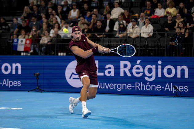 TENNIS : ATP, Tennis Herren 250 - Grand Tennis AURA - Decines (France) 18 10 2026 Kyrian JACQUET (FRA) vs Sascha GUEYMARD WAYENBURG (FRA) during the qualifying tournament of the Auvergne Rhône-Alpes Grand Prix at the LDLC Arena in Décines on October 18, 2026. Photo Sandrine Thesillat PsNewZ Copyright: xSandrinexTHESILLATx