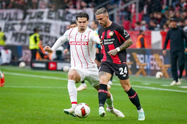 Deutschland: Fussball Bundesliga 2026 - 2027, 6. Spieltag - Bayer 04 Leverkusen vs SC Freiburg - BayArena (Leverkusen): Igor Matanovic (SC Freiburg, 31) Aleix Garcia (Bayer 04 Leverkusen, 24) Copyright: xJOERANxSTEINSIEKx