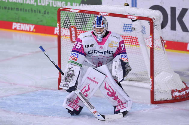 Eishockey Penny DEL 10. Spieltag Krefeld Pinguine - Eisbären Berlin am 18.10.2026 in der Yayla Arena in Krefeld Jonas Neffin ( Berlin ) Gemäß den Vorgaben der DEL Deutsche Eishockey Liga ist die Publikation und Weiterverwertung der Aufnahmen in elektronischen Medien und Endgeräten aller Art während des laufenden Spiels nicht zulässig.