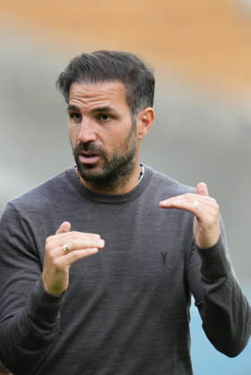 ACF Fiorentina v Como 1907 - Serie A Enilive Cesc Fabregas Head Coach of Como 1907 gestures during the Serie A Enilive match between ACF Fiorentina and Como 1907 at Artemio Franchi Stadium on October 18, 2026 in Florence, Italy. Florence Artemio Franchi Stadium Tuscany Italy Copyright: xGiuseppexMaffiax 261018_SerieA_Fiorentina-Como_GM_02993
