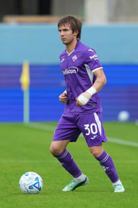 ACF Fiorentina v Como 1907 - Serie A Enilive Franco Mastantuono of ACF Fiorentina in action during the Serie A Enilive match between ACF Fiorentina and Como 1907 at Artemio Franchi Stadium on October 18, 2026 in Florence, Italy. Florence Artemio Franchi Stadium Tuscany Italy Copyright: xGiuseppexMaffiax 261018_SerieA_Fiorentina-Como_GM_03950