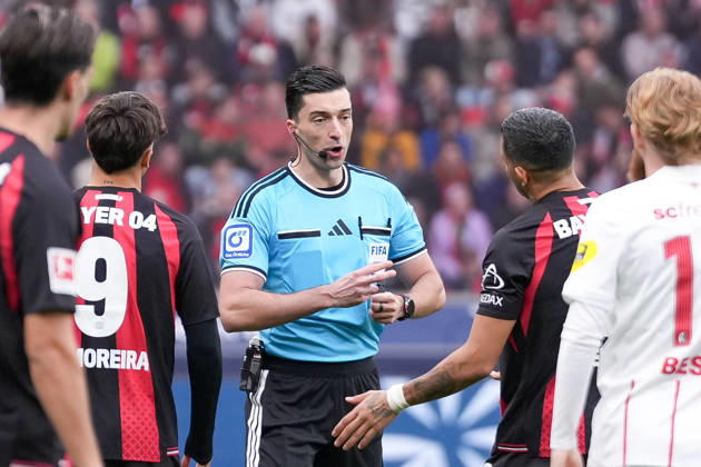 Florian Badstübner (Schiedsrichter) , Deutschland, Fussball, 1. Bundesliga, 6.Spieltag, 2026 2027, Bayer Leverkusen vs. SC Freiburg, 18.10.2026, BayArena, Leverkusen Leverkusen BayArena Nordrhein-Westfalen Deutschland Copyright: xArnexAmbergx