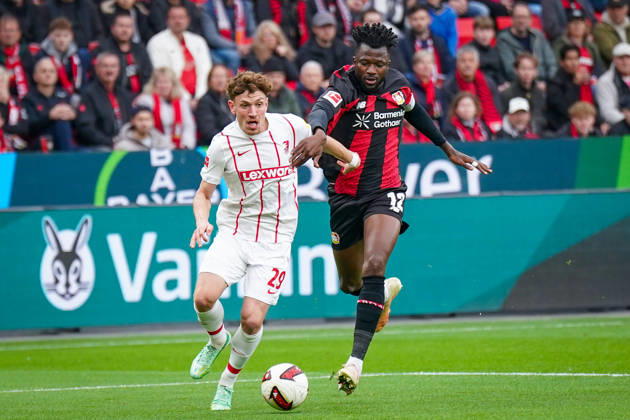 Deutschland: Fussball Bundesliga 2026 - 2027, 6. Spieltag - Bayer 04 Leverkusen vs SC Freiburg - BayArena (Leverkusen): Philipp Treu (SC Freiburg, 29) mit Edmond Tapsoba (Bayer 04 Leverkusen, 12) Copyright: xJOERANxSTEINSIEKx