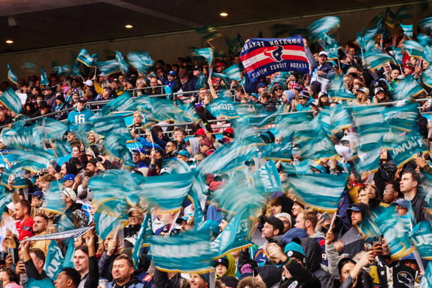 RECORD DATE NOT STATED 18th October 2026; Wembley Stadium, London, England; NFL, American Football Herren, USA American Football, Jacksonville Jaguars versus Houston Texans; Jacksonville Jaguars fans cheering waiving flags MattxBenxStone