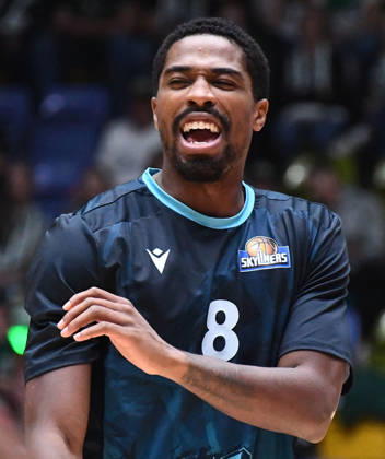 18.10.2026, xokbx, Basketball BBL Pokal, Frankfurt Skyliners - VET-Concept Gladiators Trier v.l. William Christmas (Fraport Skyliners Frankfurt), Mimik, Gestik, Emotion, lacht, zufrieden Frankfurt am Main