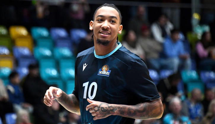 18.10.2026, xokbx, Basketball BBL Pokal, Frankfurt Skyliners - VET-Concept Gladiators Trier v.l. Judah Mintz (Fraport Skyliners Frankfurt), Mimik, Gestik, Emotion, lacht, zufrieden Frankfurt am Main