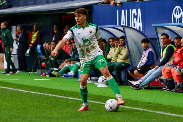 ESP: LaLiga EA Sports Atletico Osasuna v Racing Santander Jorge Salinas of Racing de Santander during LaLiga EA Sports match between Atletico Osasuna v Racing Santander played at El Sadar Stadium, Pamplona, on October 18 2026 in Spain Spain Soccer Copyright: xAgenciaxLOFx