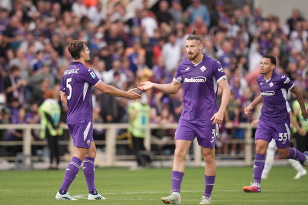 Fiorentina’s Marin Pongracic celebrates after scoring the 1-2 goal for his team during the Serie A soccer match between Fiorentina and Como at the Artemio Franchi Stadium in Florence, north Italy - Sunday, October 18, 2026 -  Copyright: xMassimoxPaolone LaPressex