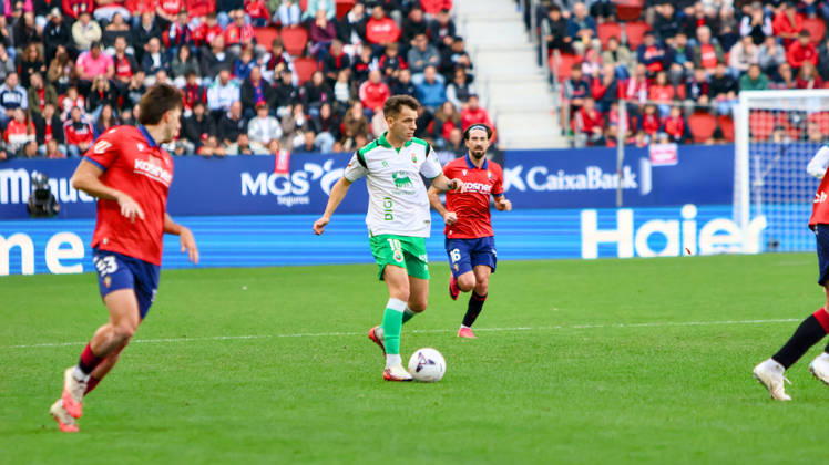 ESP: LaLiga EA Sports Atletico Osasuna v Racing Santander Inigo Vicente of Racing de Santander during LaLiga EA Sports match between Atletico Osasuna v Racing Santander played at El Sadar Stadium, Pamplona, on October 18 2026 in Spain Spain Soccer Copyright: xAgenciaxLOFx