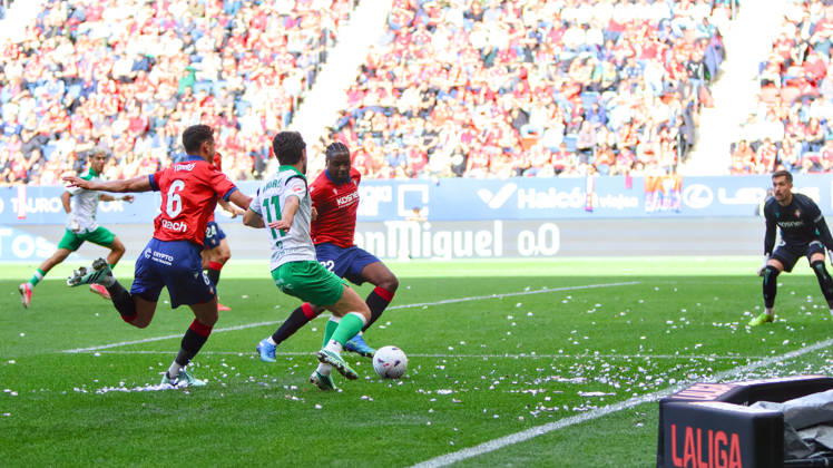 ESP: LaLiga EA Sports Atletico Osasuna v Racing Santander Andres Martin of Racing de Santander during LaLiga EA Sports match between Atletico Osasuna v Racing Santander played at El Sadar Stadium, Pamplona, on October 18 2026 in Spain Spain Soccer Copyright: xAgenciaxLOFx