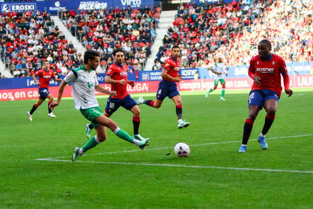 ESP: LaLiga EA Sports Atletico Osasuna v Racing Santander Andres Martin of Racing de Santander during LaLiga EA Sports match between Atletico Osasuna v Racing Santander played at El Sadar Stadium, Pamplona, on October 18 2026 in Spain Spain Soccer Copyright: xAgenciaxLOFx