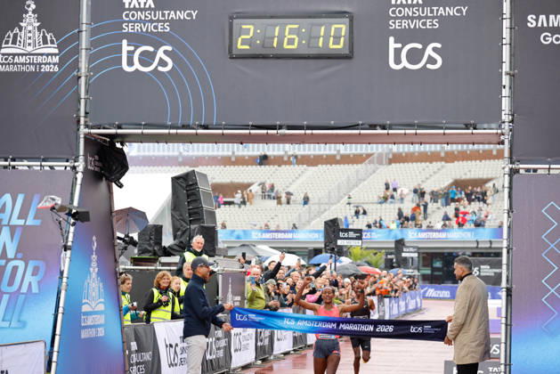 (261018) -- AMSTERDAM, Oct. 18, 2026 -- Buze Diriba (C) of Ethiopia crosses the finish line during the Amsterdam Marathon in Amsterdam, the Netherlands, Oct. 18, 2026. (Photo by Xinhua) (SP)THE NETHERLANDS-AMSTERDAM-MARATHON SylviaxLederer 