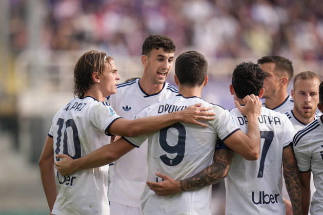 Como’s Tasos Douvikas celebrates with Como’s Nico Paz and Como’s Marc-Oliver Kempf after scoring the 1-3 goal for his team during the Serie A soccer match between Fiorentina and Como at the Artemio Franchi Stadium in Florence, north Italy - Sunday, October 18, 2026 -  Copyright: xMassimoxPaolone LaPressex