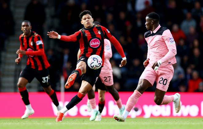 Evanilson of AFC Bournemouth. Bournemouth v Sunderland, Premier League, Football, Vitality Stadium, Bournemouth, UK - 18 Oct 2026Bournemouth Vitality Stadium United Kingdom EDITORIAL USE ONLY No use with unauthorised audio, video, data, fixture lists, club league logos or live services. Online in-match use limited to 120 images, no video emulation. No use in betting, games or single club league player publications. Copyright: xJamesxMarsh Shutterstockx 17222646ap