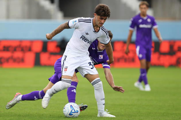 Mattia Liberali of Como 1907 in action during the serie A match between ACF Fiorentina and Como 1907 at Artemio Franchi Stadium in Firenze (Italy), October 18, 2026. massimilianoxcarnabuci