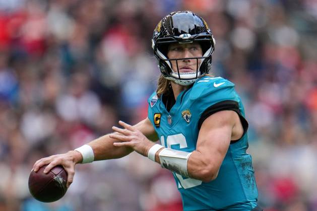 Sport Bilder des Tages Jacksonville Jaguars, Trevor Lawrence, Quarterback, 16 Houston Texans v Jacksonville Jaguars, NFL, American Football Herren, USA American Football, Wembley Stadium, London, UK - 18 Oct 2026London Wembley Stadium United Kingdom  Copyright: xJoexToth Shutterstockx 17222433ar