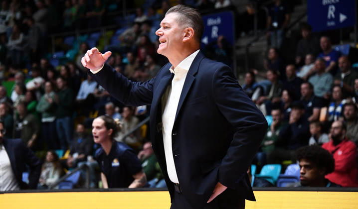 18.10.2026, xokbx, Basketball BBL Pokal, Frankfurt Skyliners - VET-Concept Gladiators Trier v.l. Trainer Klaus Perwas (Head Coach, Fraport Skyliners Frankfurt), Mimik, Gestik, Emotion Frankfurt am Main