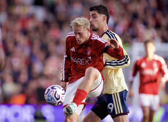 RECORD DATE NOT STATED Football - FA Premier League - Nottingham Forest FC v Arsenal FC NOTTINGHAM, ENGLAND - Sunday, October 18, 2026: Nottingham Forest s Xaver Schlager (L) is challenged by Arsenal s Kai Havertz during the FA Premier League match between Nottingham Forest FC and Arsenal FC at the City Ground. (Photo by David Rawcliffe Propaganda) NOTTINGHAM City Ground NOTTINGHAMSHIRE ENGLAND  Copyright: xDavidxRawcliffex 2026-10-18-Notts_Forest_Liverpool-026