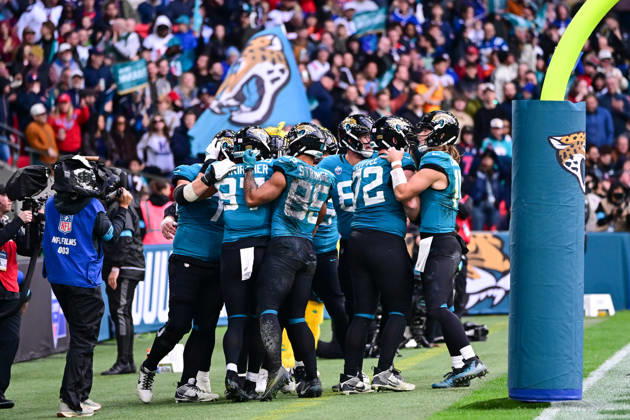 Jacksonville Jaguars v Houston Texans, International Series Nate Boerkircher (87) of Jacksonville Jaguars celebrates a Touchdown with Team Mates during the International Series match between Jacksonville Jaguars and Houston Texans at Wembley Stadium, London, UK on 18 October 2026. Editorial use only , Copyright: xDennisxGoodwinx PSI-25022-0116